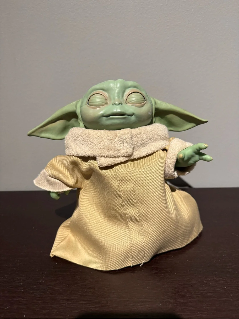 Star Wars Mandalorian the Child Talking Interactive Baby Yoda Grogu Hasbro 2020